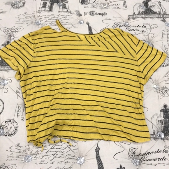 BP. Splice Neck Tie Hem Tee - Picture 4 of 6